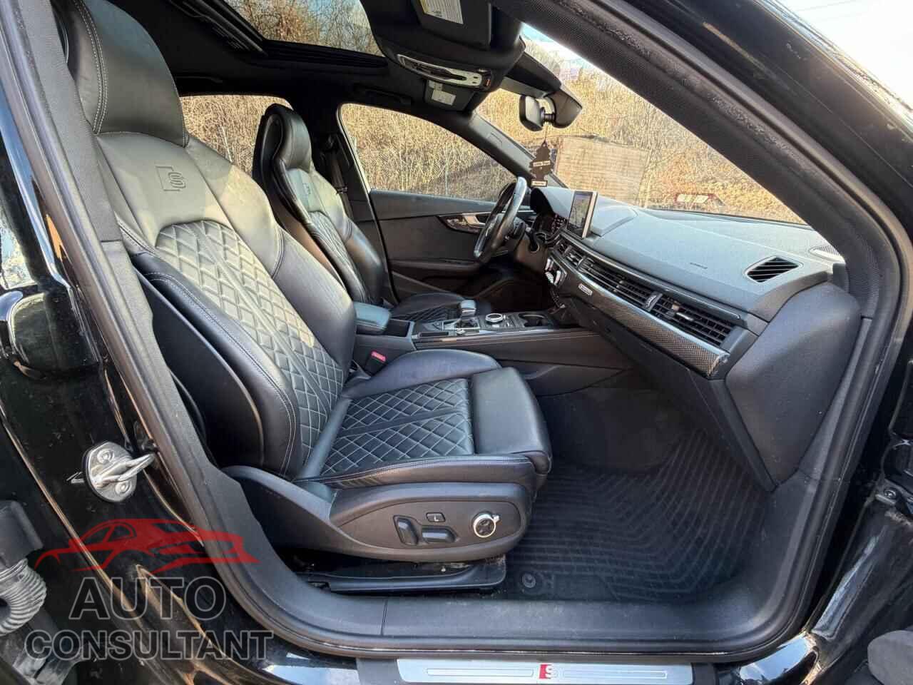 AUDI S4/RS4 2018 - WAUB4AF41JA146168