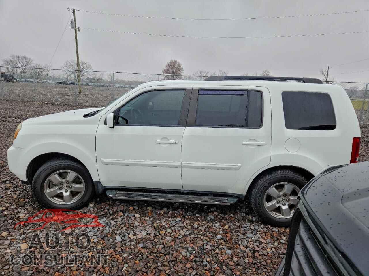 HONDA PILOT 2011 - 5FNYF4H43BB067602