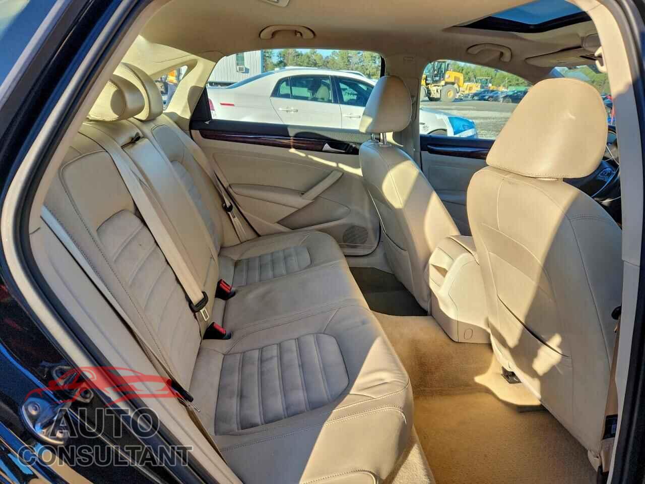 VOLKSWAGEN PASSAT 2012 - 1VWCM7A32CC048490