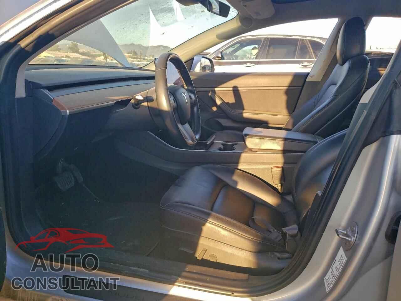 TESLA MODEL 3 2018 - 5YJ3E1EB4JF087547