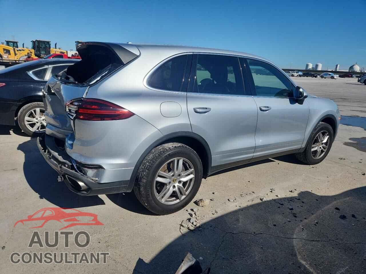 PORSCHE CAYENNE 2018 - WP1AA2A20JKA01201
