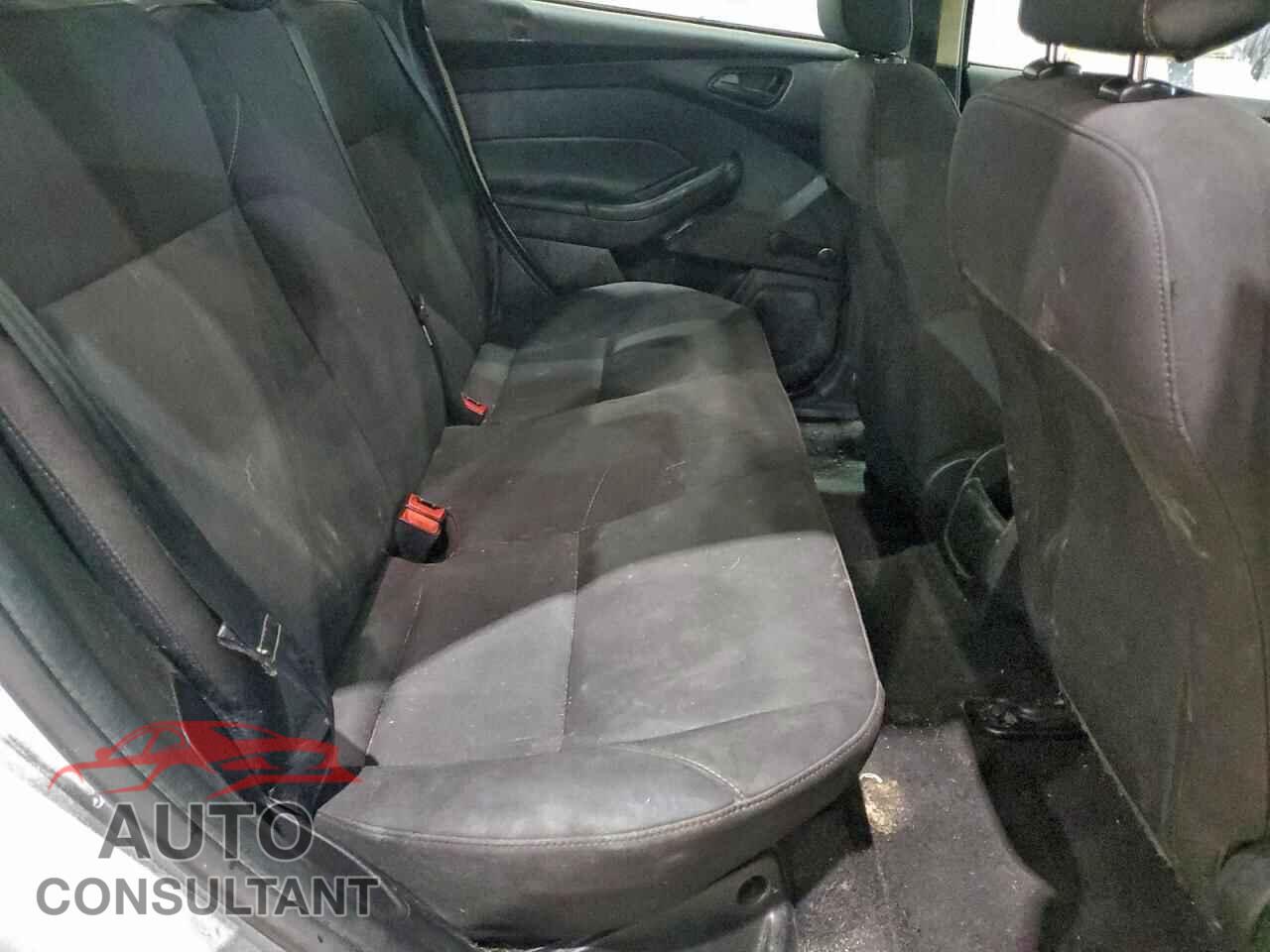 FORD FOCUS 2017 - 1FADP3E24HL302884