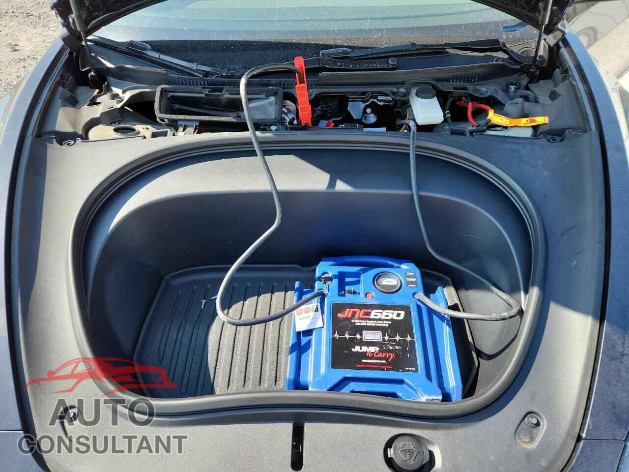 TESLA MODEL 3 2025 - 5YJ3E1EA3SF999952