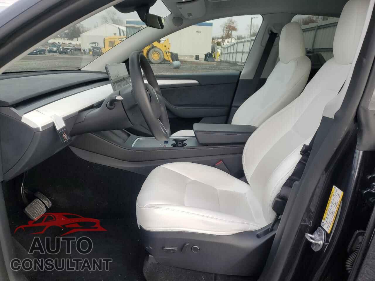 TESLA MODEL Y 2024 - 7SAYGDEE0RF201151