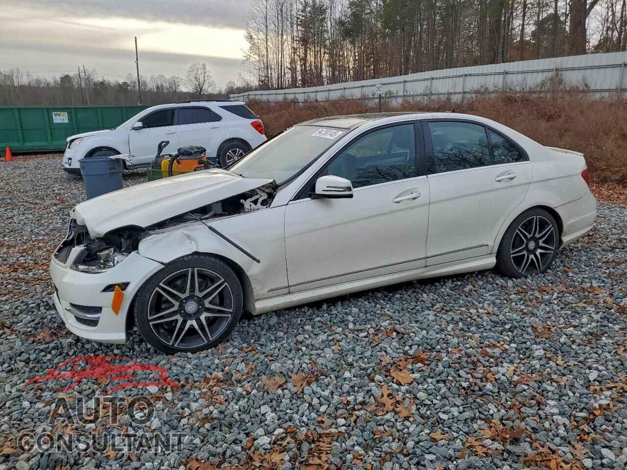 MERCEDES-BENZ C-CLASS 2013 - WDDGF5HB7DA755748