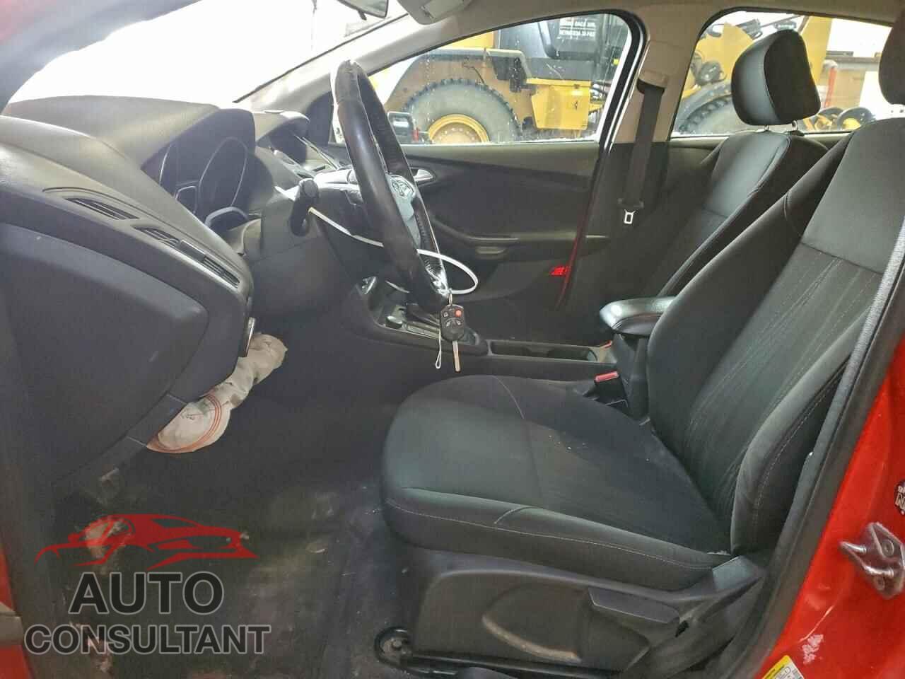 FORD FOCUS 2017 - 1FADP3K2XHL239987