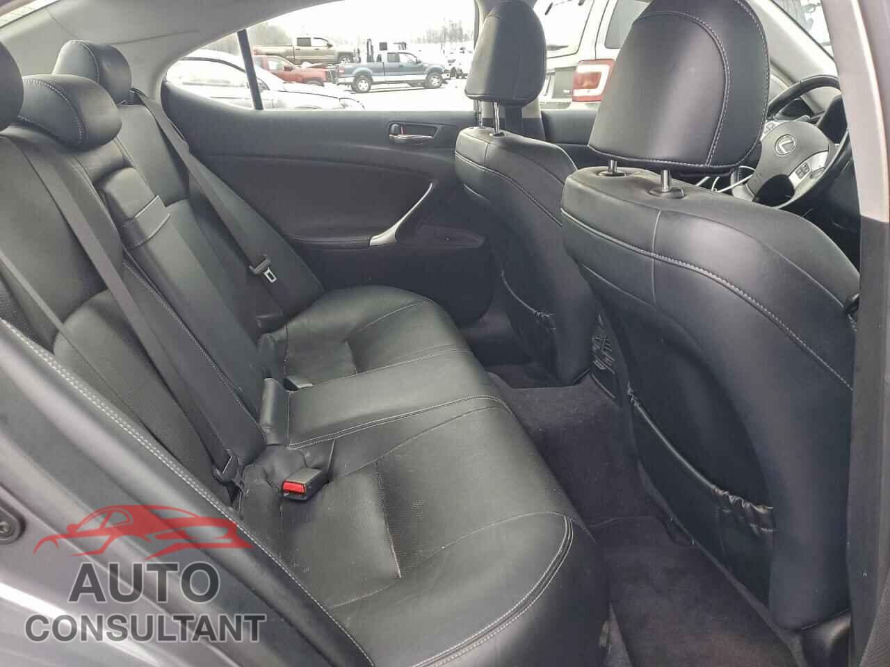 LEXUS IS 2012 - JTHCF5C20C5058752