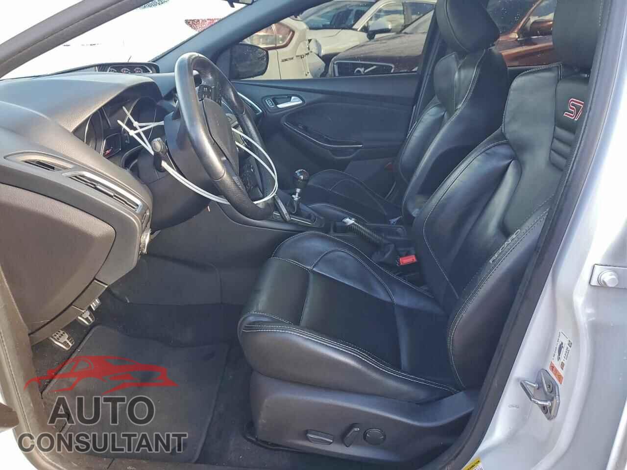 FORD FOCUS 2016 - 1FADP3L94GL357186