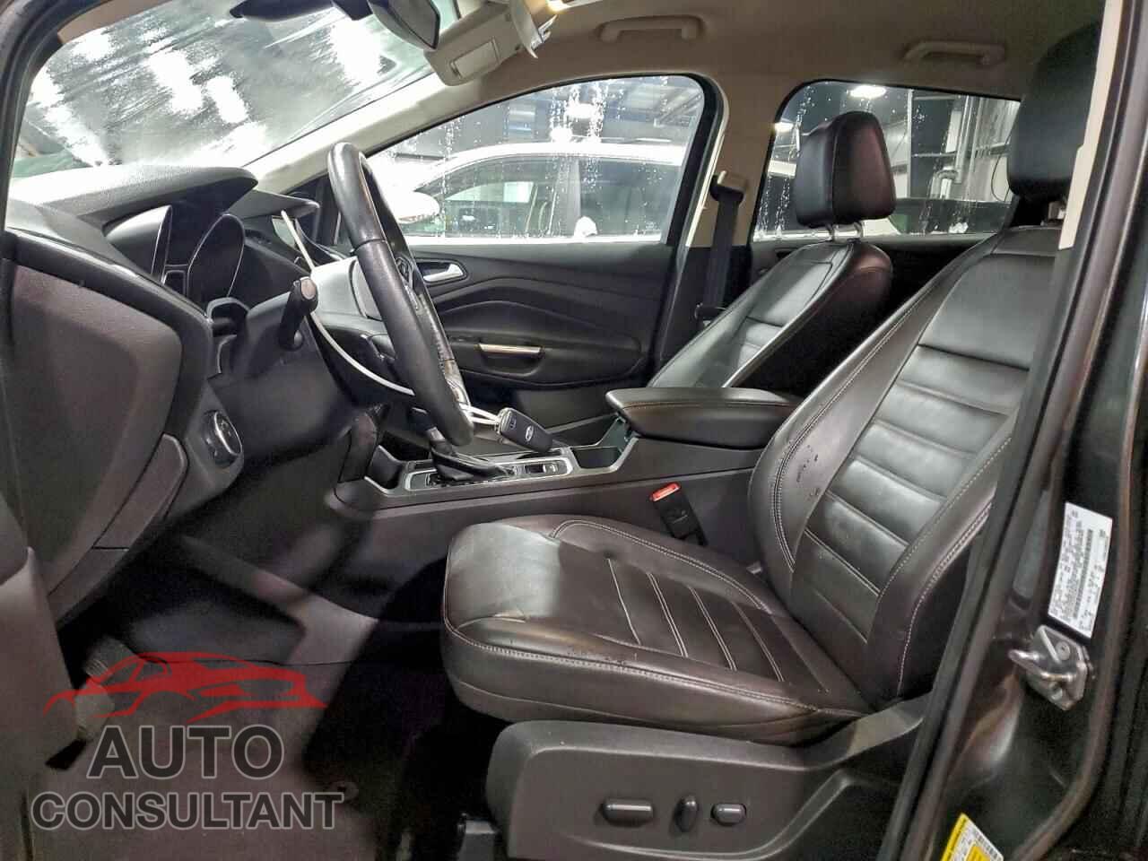 FORD ESCAPE 2017 - 1FMCU9JD5HUB57885