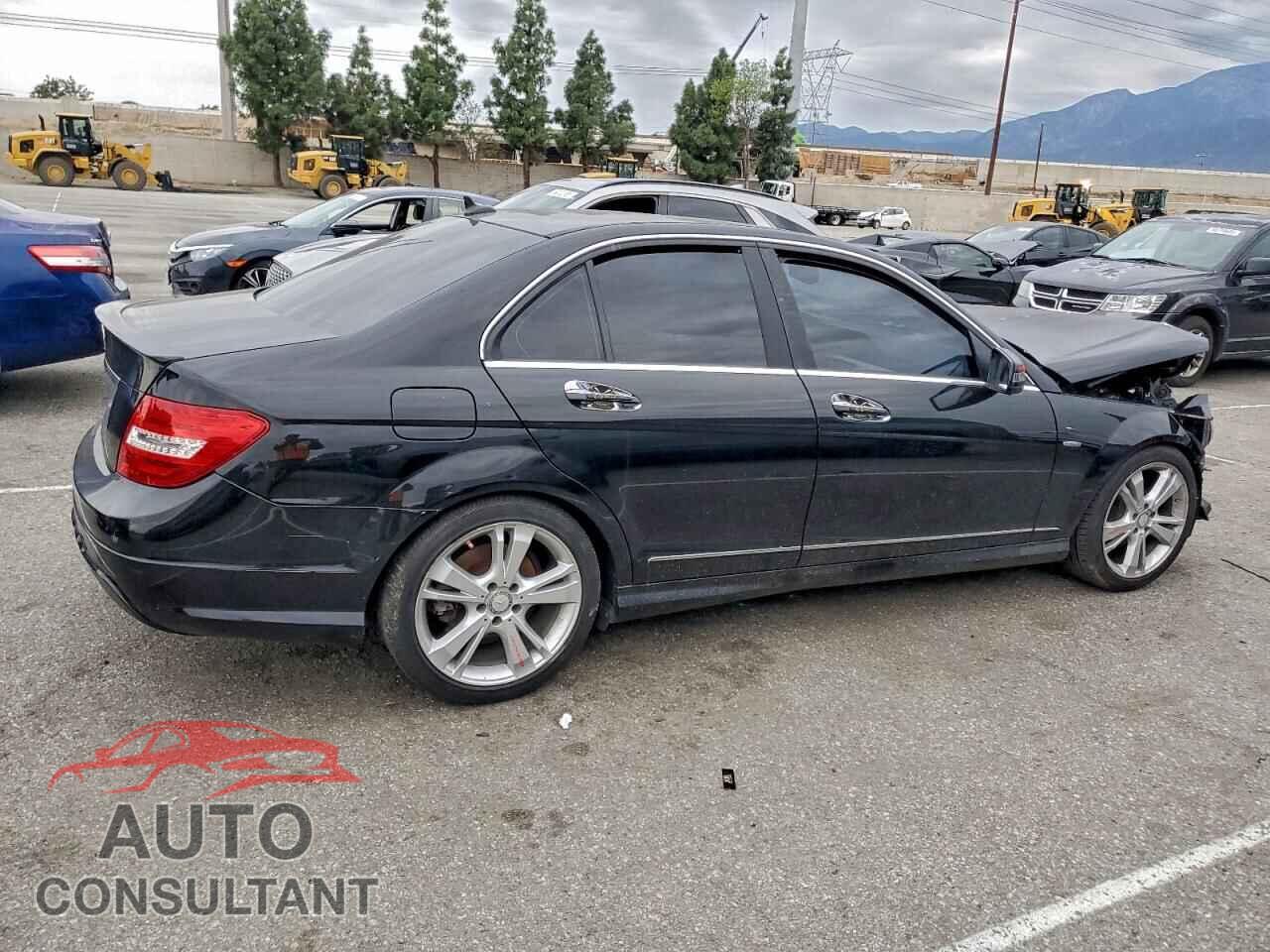 MERCEDES-BENZ C-CLASS 2012 - WDDGF4HB3CA623305