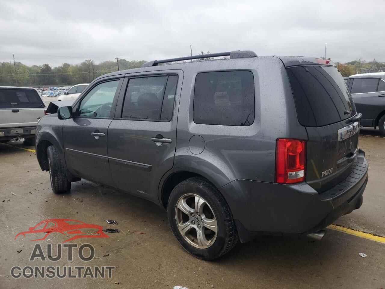 HONDA PILOT 2013 - 5FNYF4H64DB009471