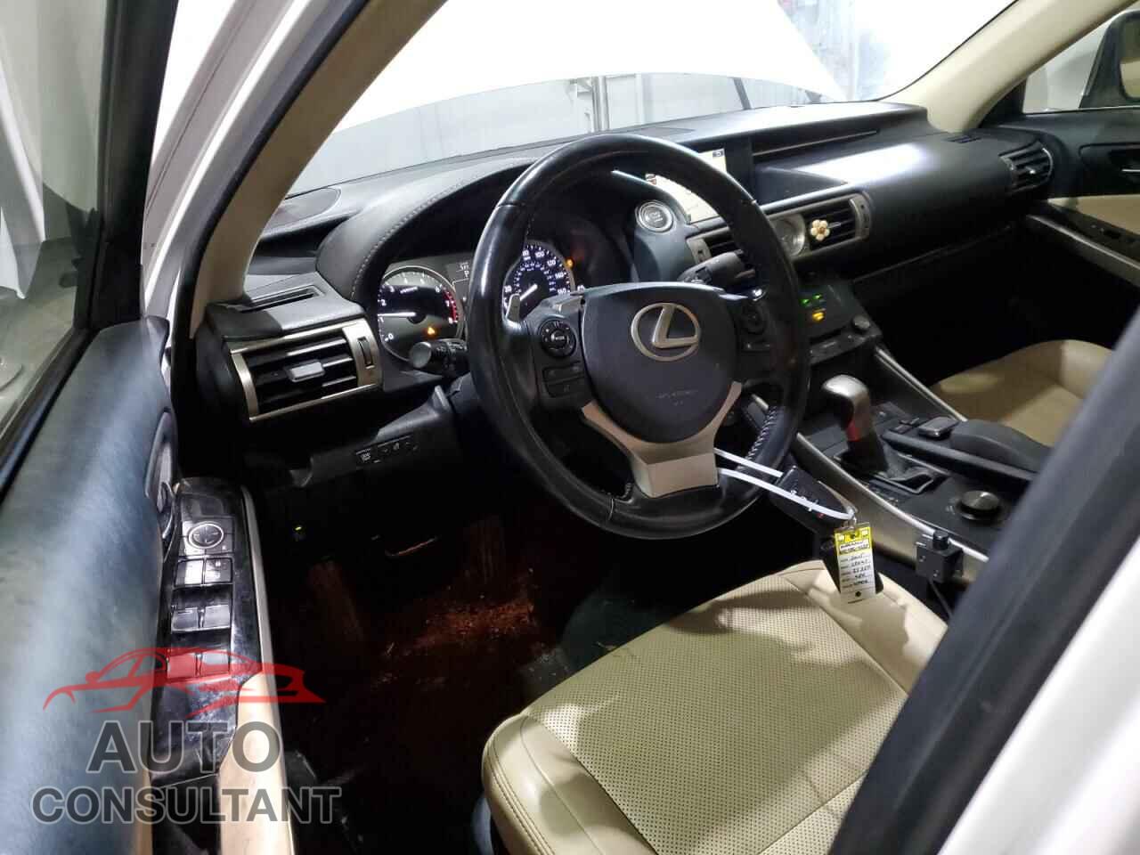 LEXUS IS 2015 - JTHCF1D20F5026251