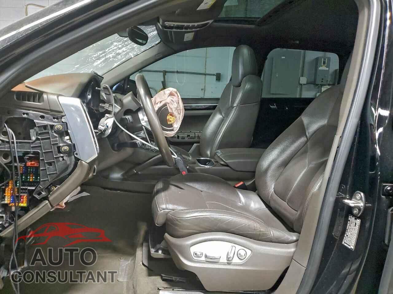 PORSCHE CAYENNE 2017 - WP1AA2A2XHKA80726