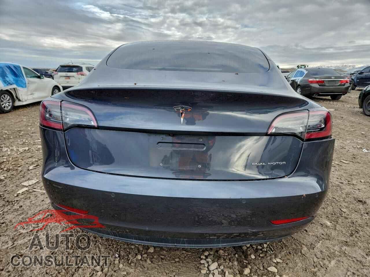 TESLA MODEL 3 2018 - 5YJ3E1EB9JF128450