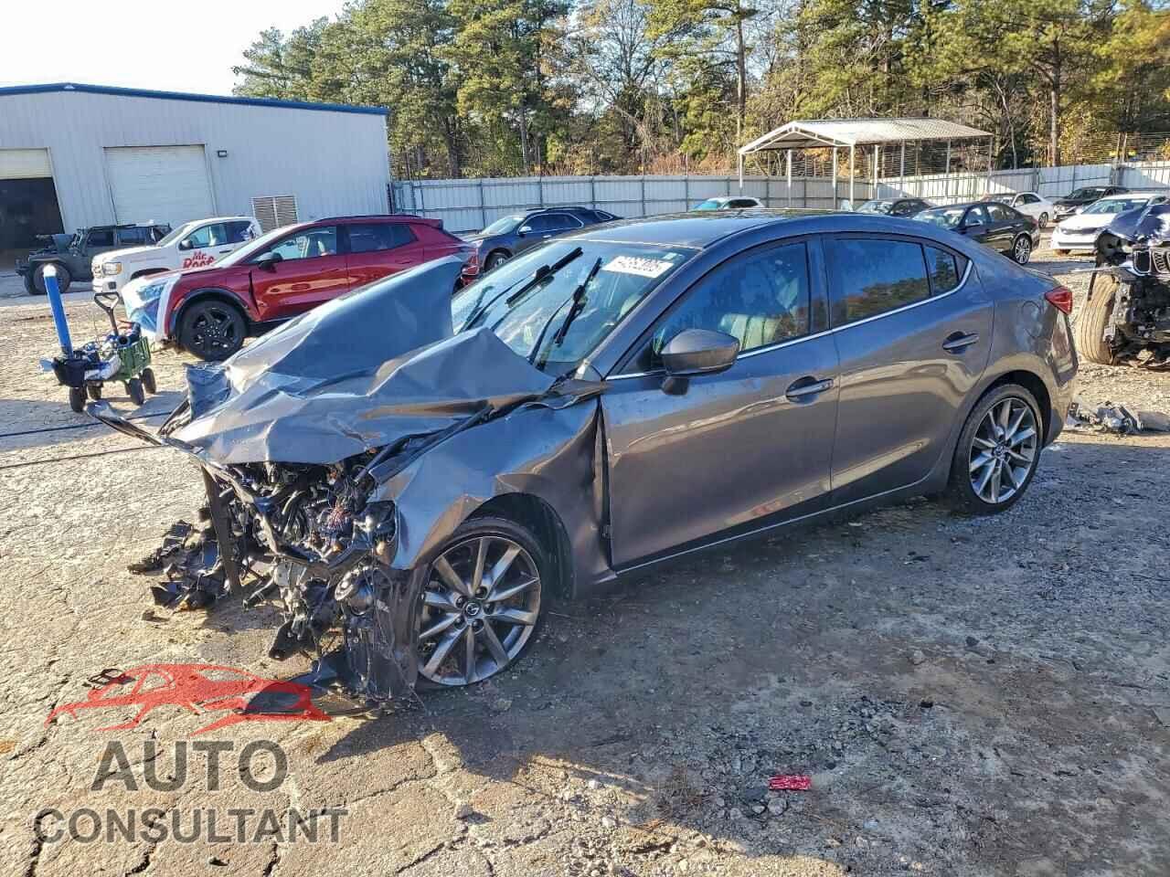 MAZDA 3 2018 - 3MZBN1V37JM228043