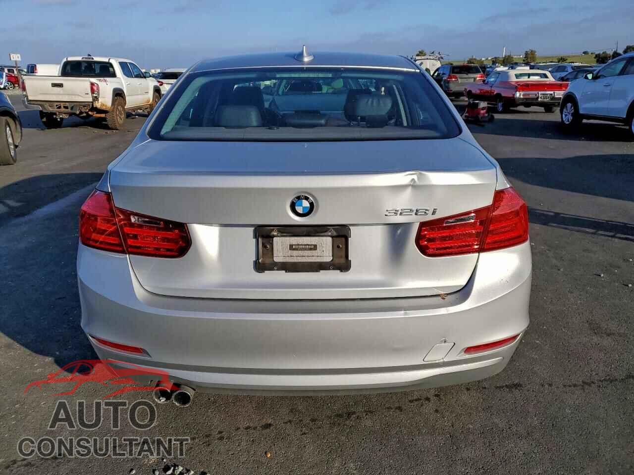BMW 3 SERIES 2013 - WBA3C1C59DF438596