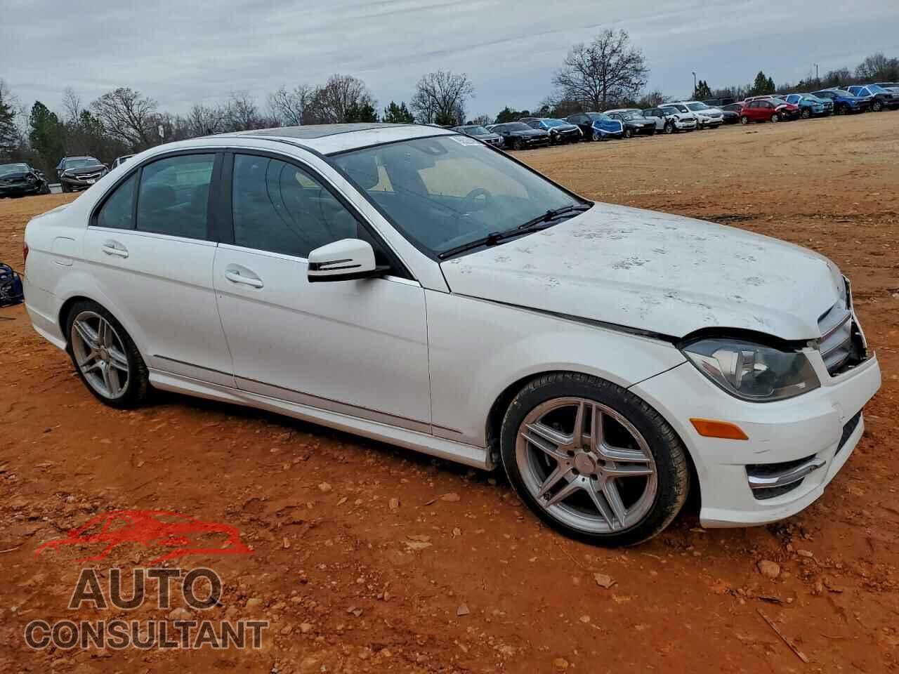 MERCEDES-BENZ C-CLASS 2013 - WDDGF4HB2DR273961