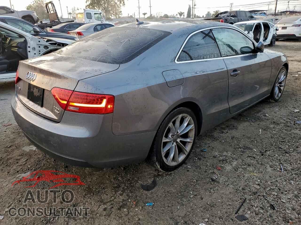 AUDI A5 2013 - WAUCFAFR0DA057870