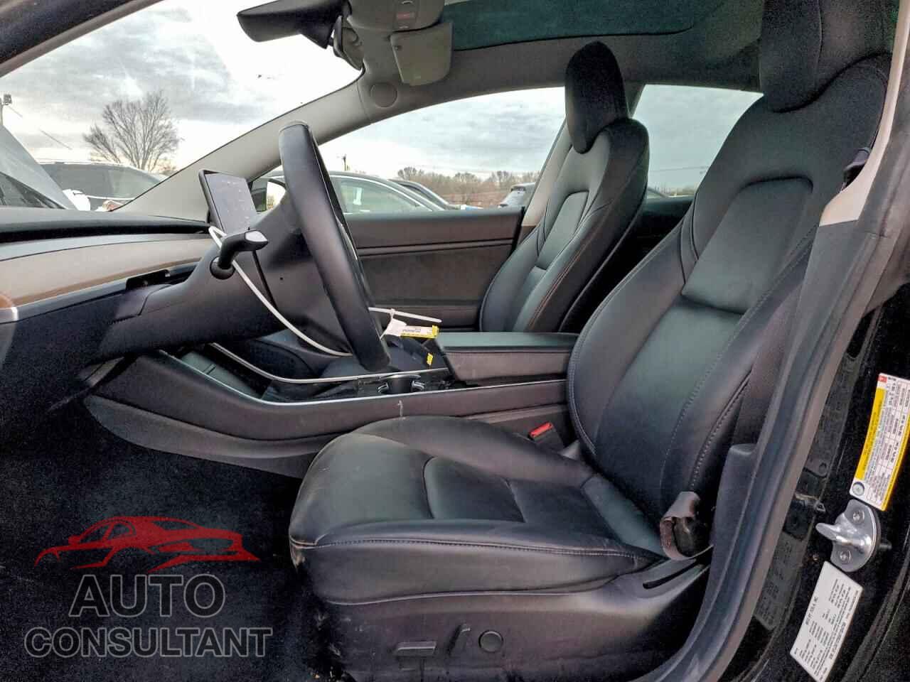 TESLA MODEL 3 2019 - 5YJ3E1EB8KF384788