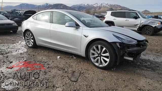 TESLA MODEL 3 2018 - 5YJ3E1EB9JF121367