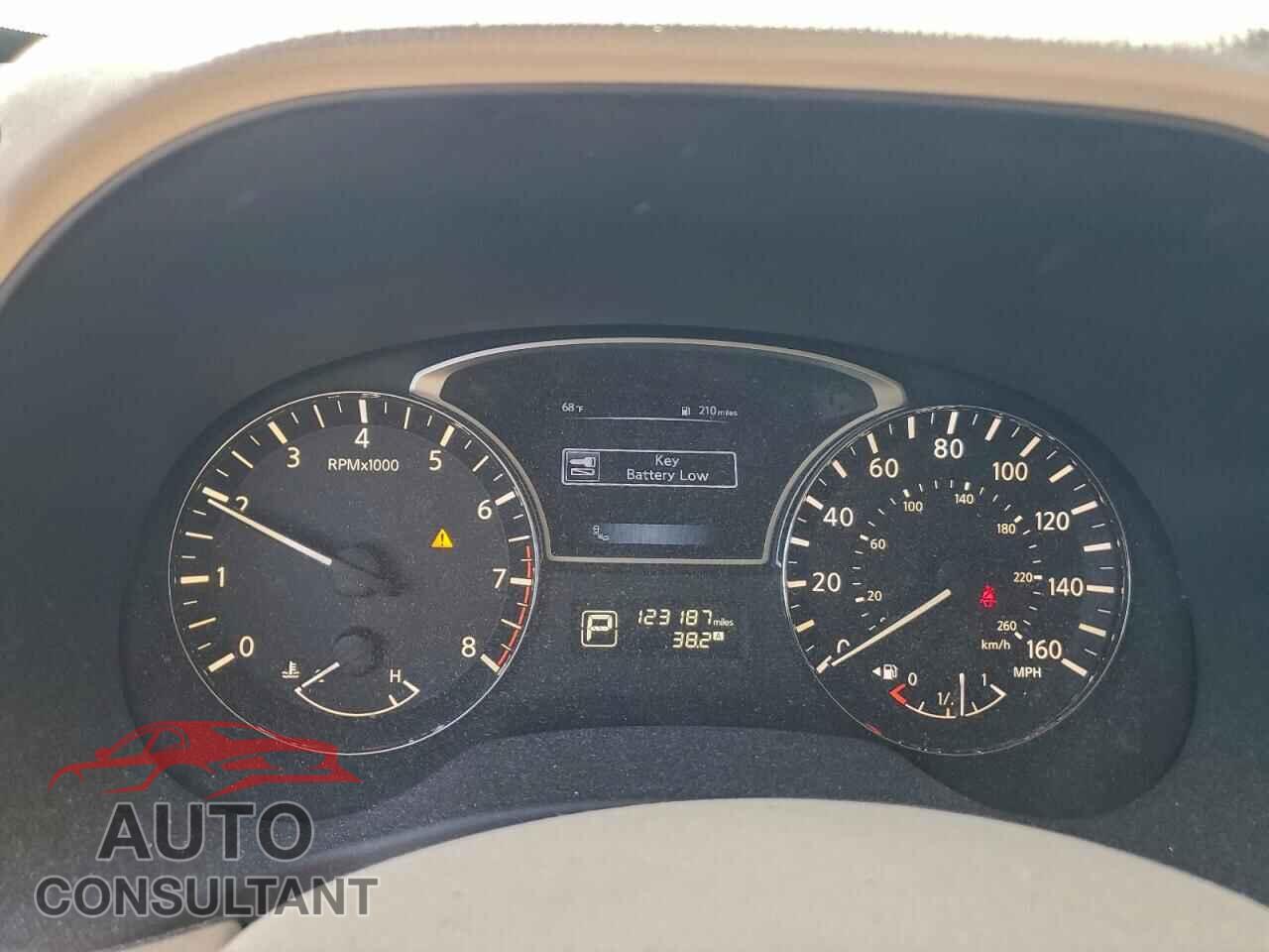 NISSAN PATHFINDER 2015 - 5N1AR2MN9FC621008
