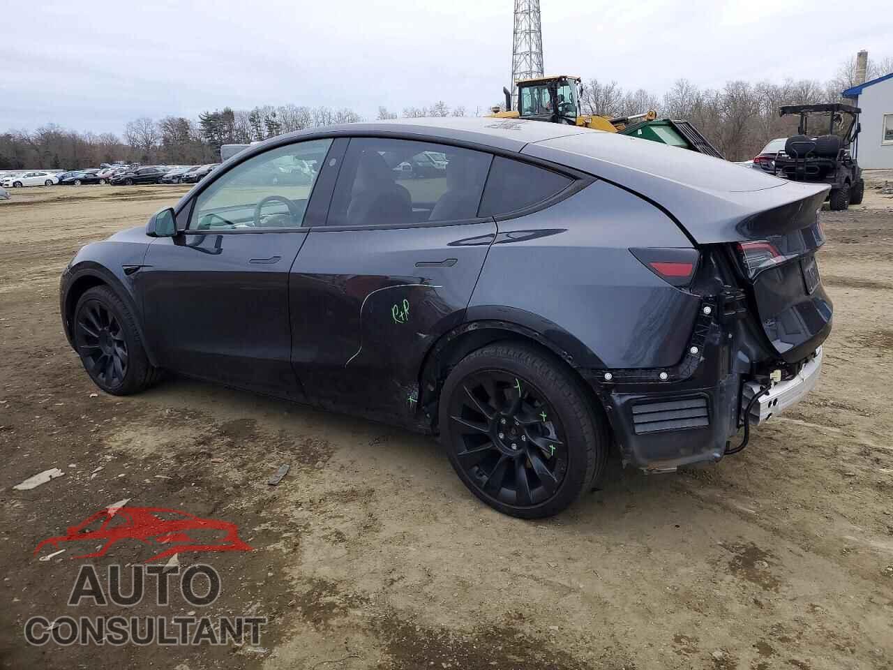 TESLA MODEL Y 2024 - 7SAYGDED5RF075845