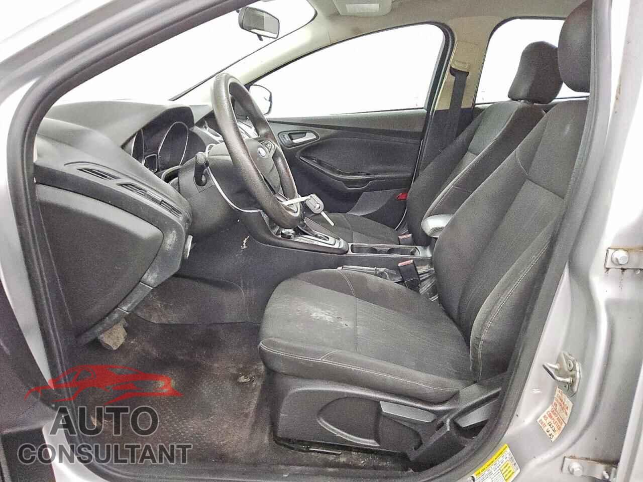 FORD FOCUS 2015 - 1FADP3K23FL223773