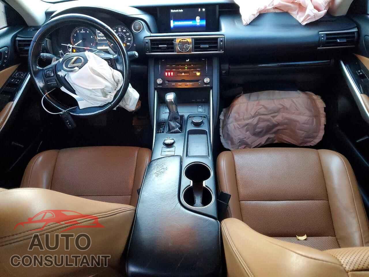LEXUS IS 2018 - JTHC81D2XJ5027538