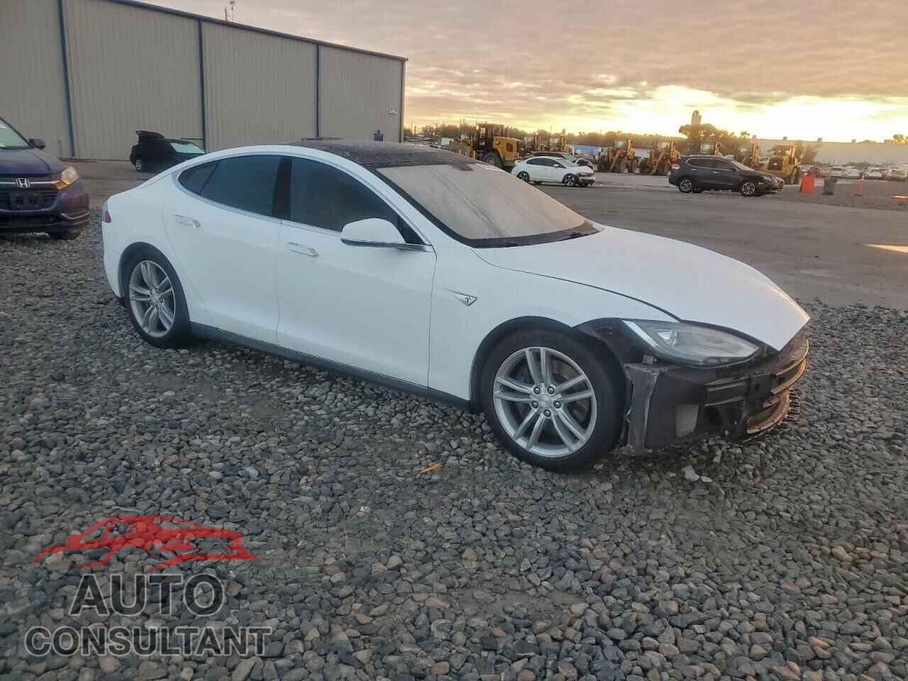 TESLA MODEL S 2013 - 5YJSA1DN2DFP12261