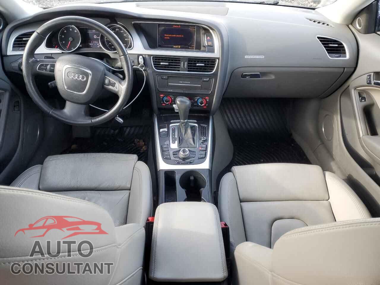 AUDI A5 2010 - WAULFAFR2AA044470