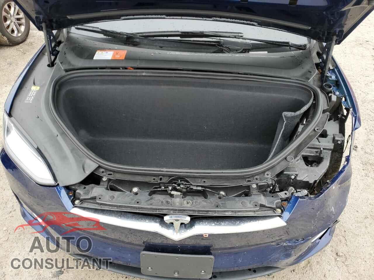 TESLA MODEL X 2018 - 5YJXCAE23JF111151