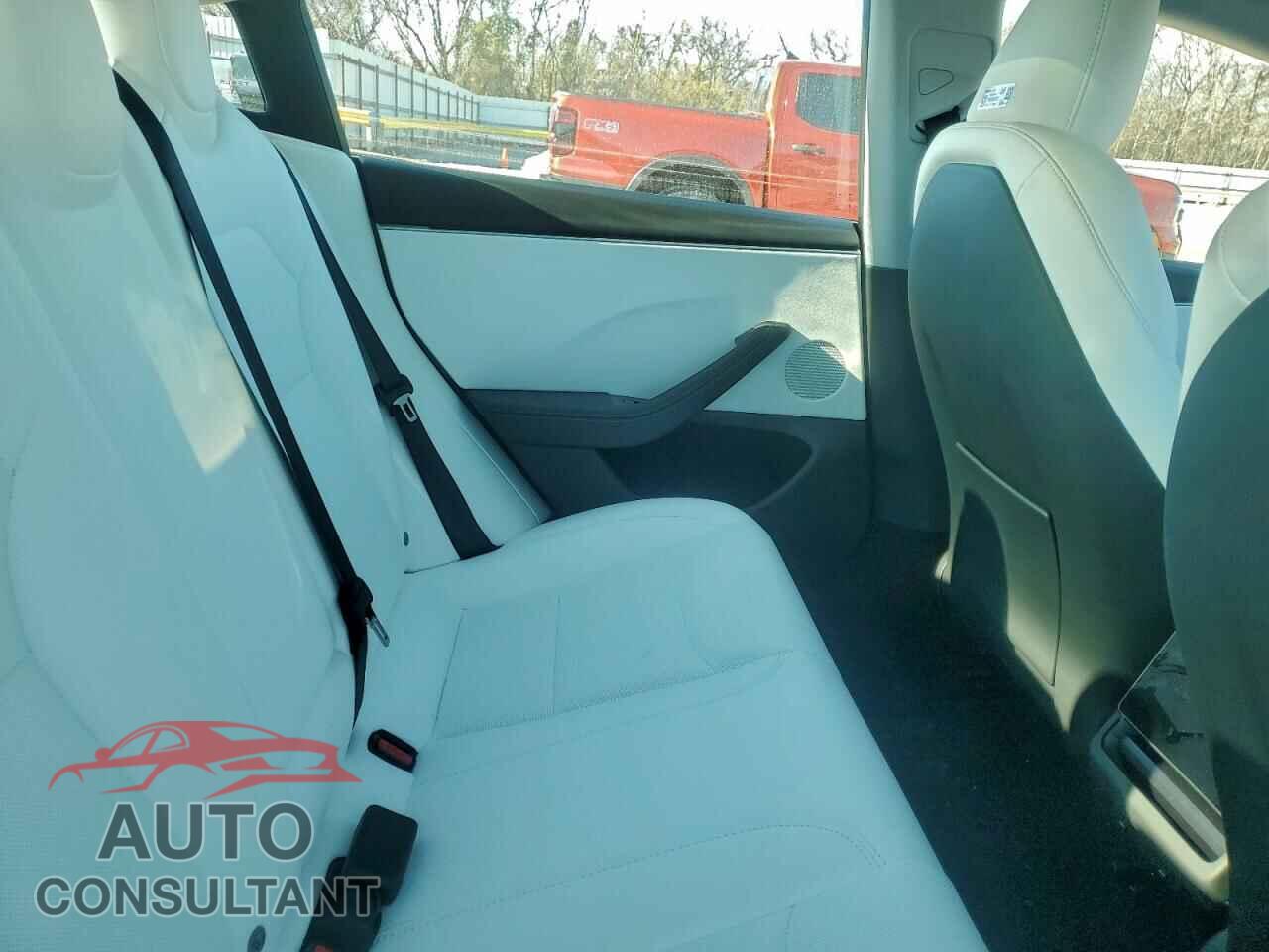 TESLA MODEL 3 2025 - 5YJ3E1EA2SF076409
