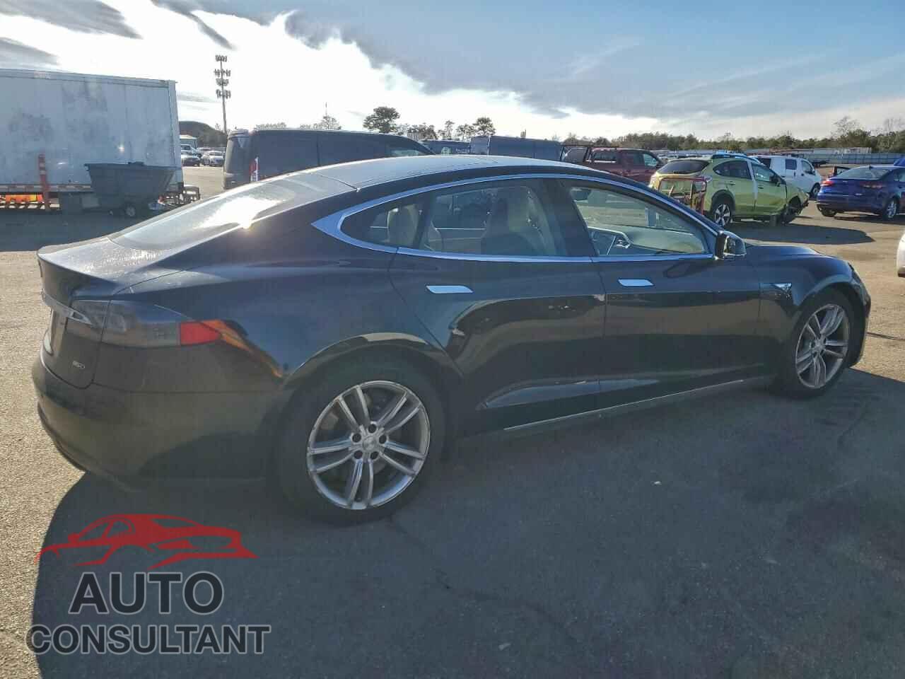 TESLA MODEL S 2015 - 5YJSA1E26FF118649