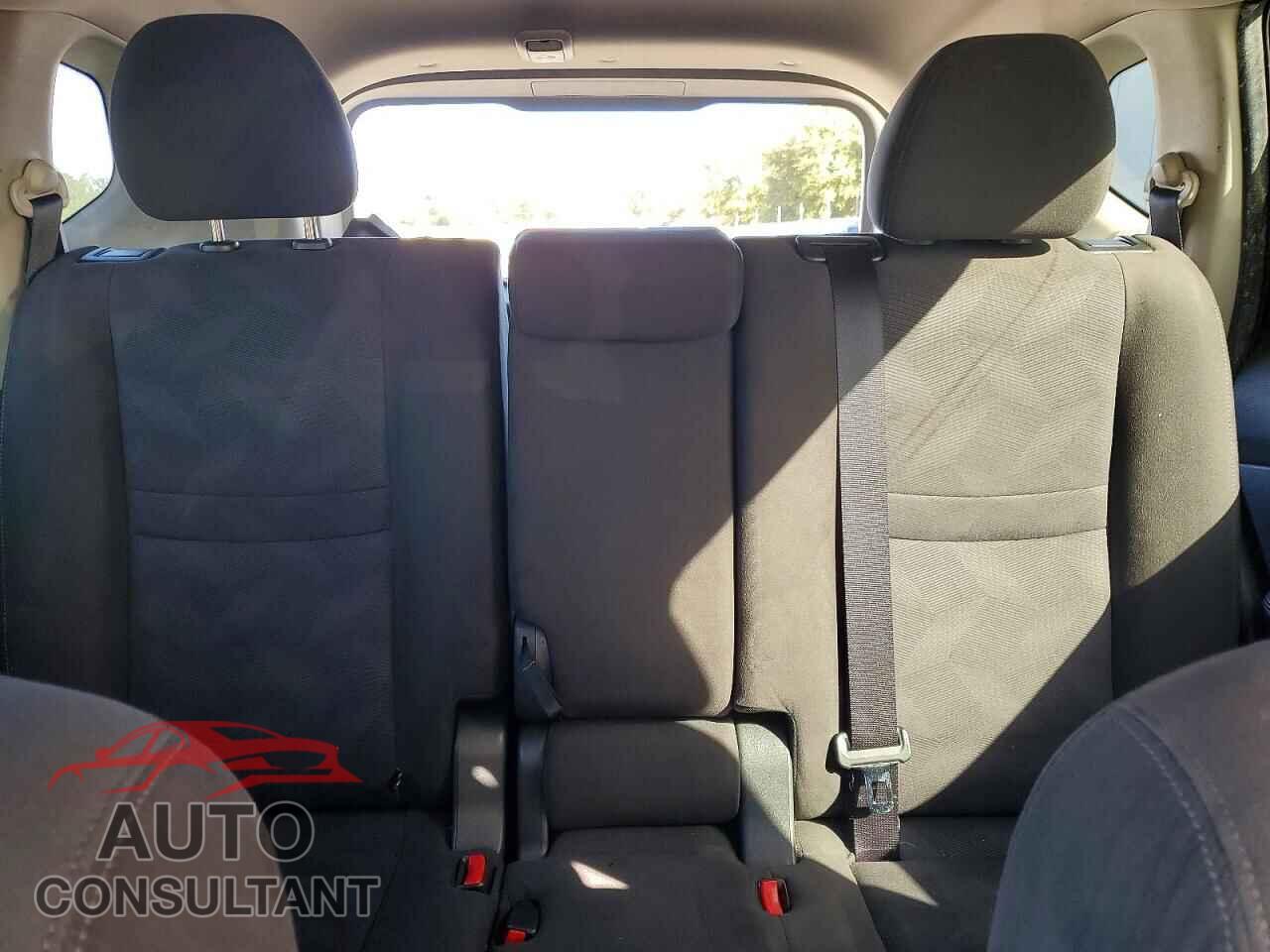 NISSAN ROGUE 2015 - KNMAT2MT7FP571982