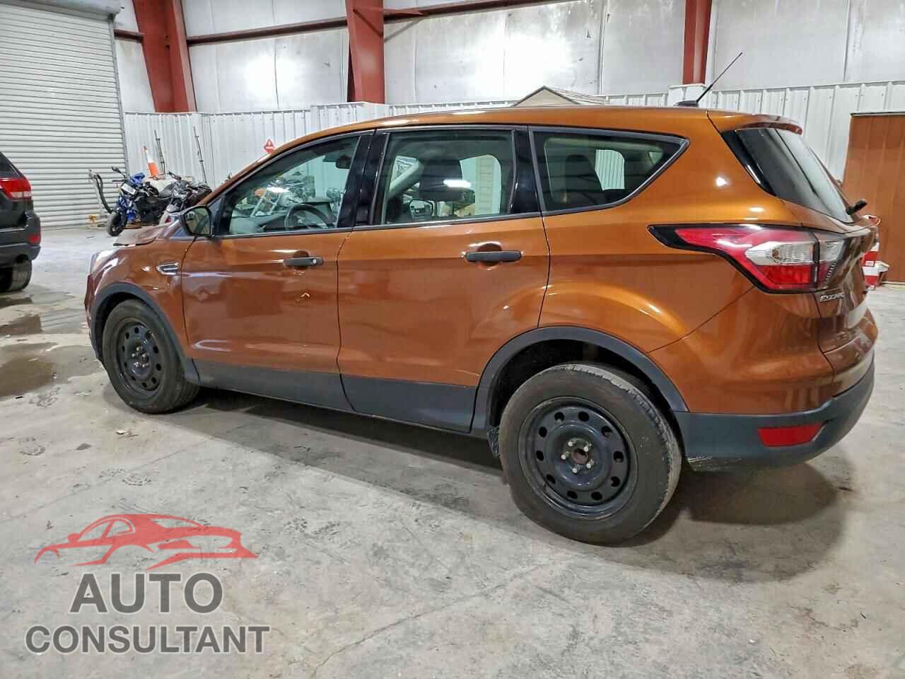 FORD ESCAPE 2017 - 1FMCU0F7XHUC93637