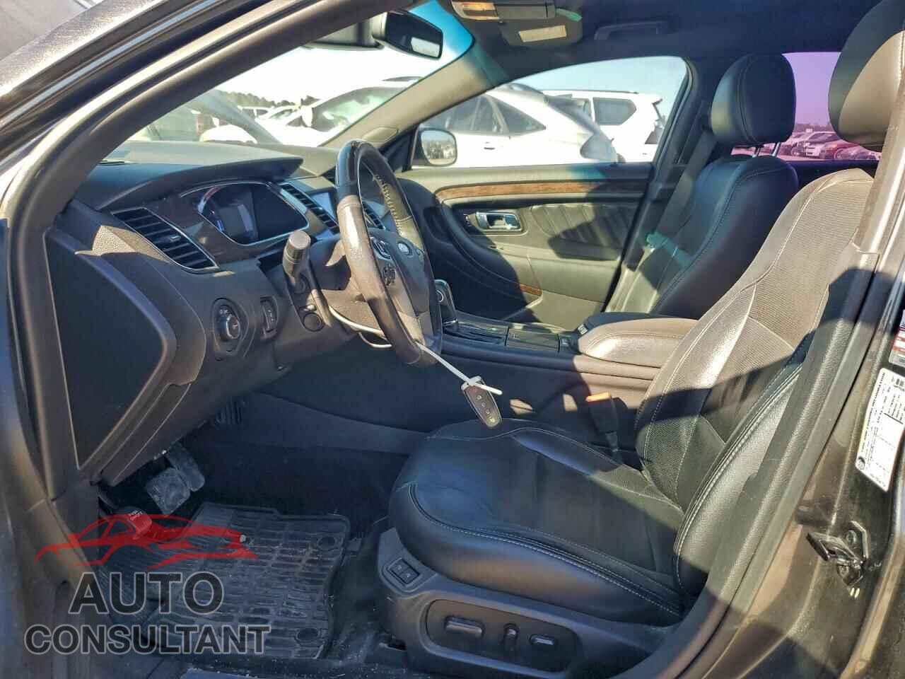 FORD TAURUS 2017 - 1FAHP2F82HG111794