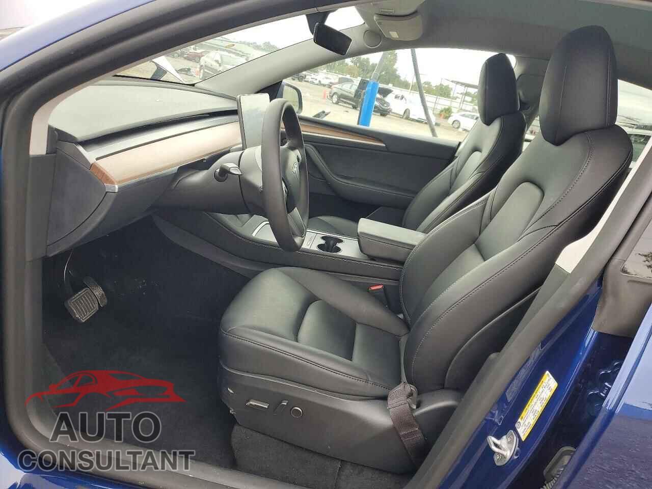 TESLA MODEL Y 2024 - 7SAYGAEE2RF027145