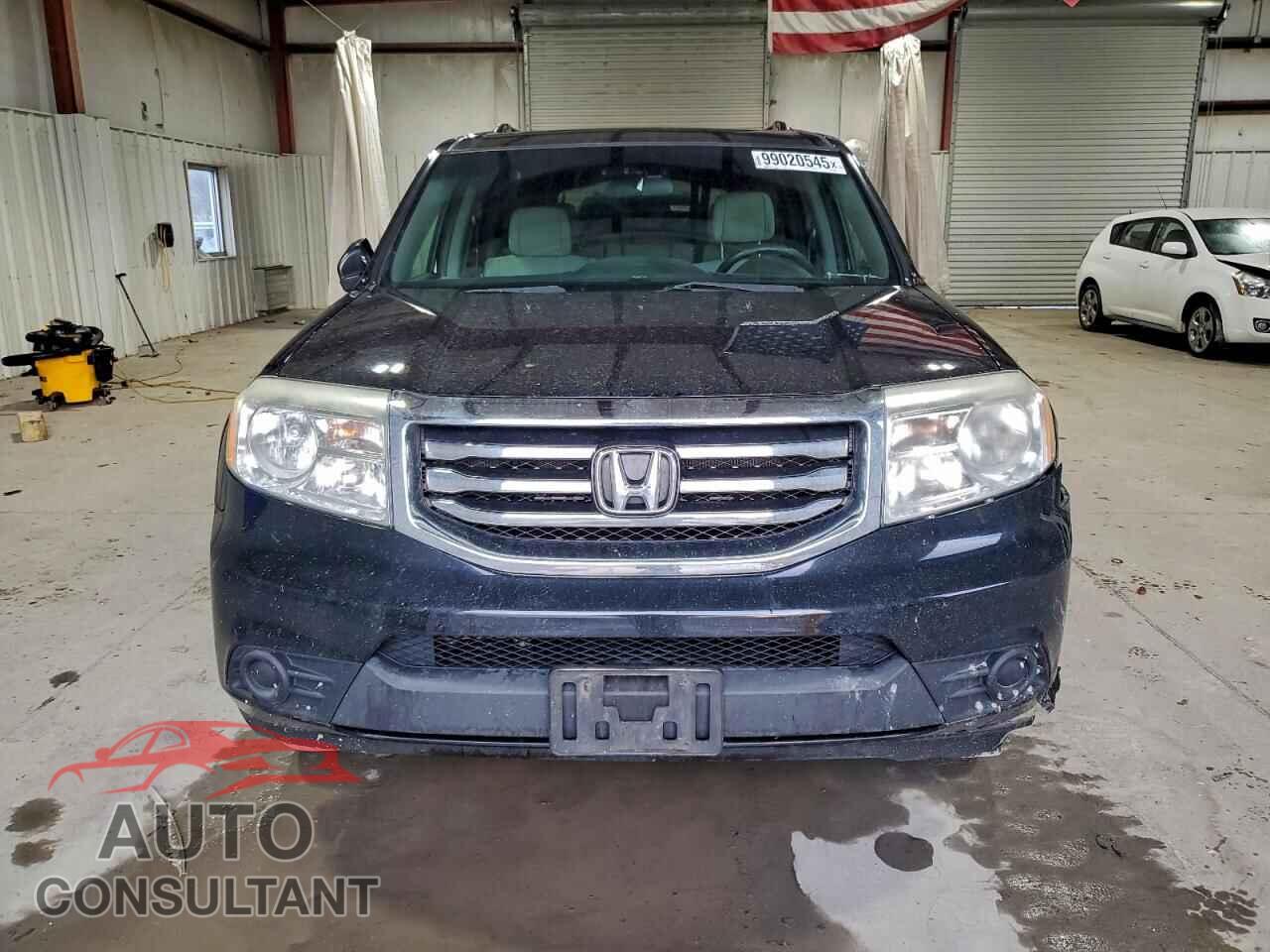 HONDA PILOT 2015 - 5FNYF4H28FB043199
