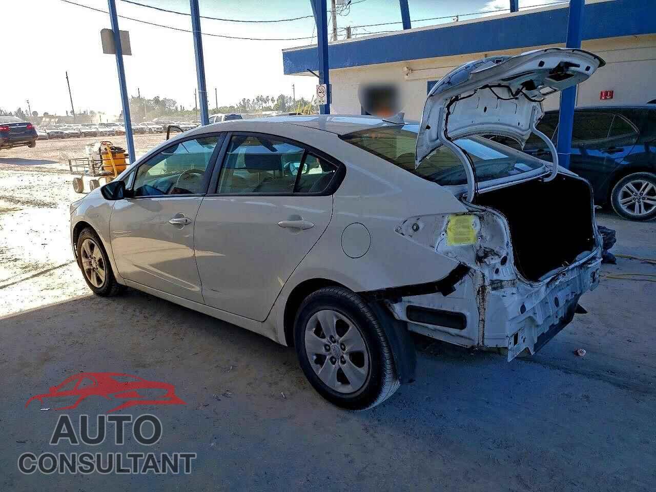 KIA FORTE 2017 - 3KPFK4A74HE050541