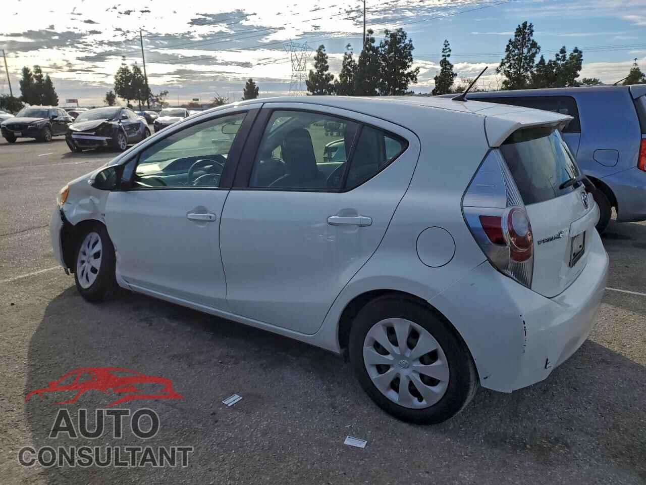 TOYOTA PRIUS 2014 - JTDKDTB30E1571012