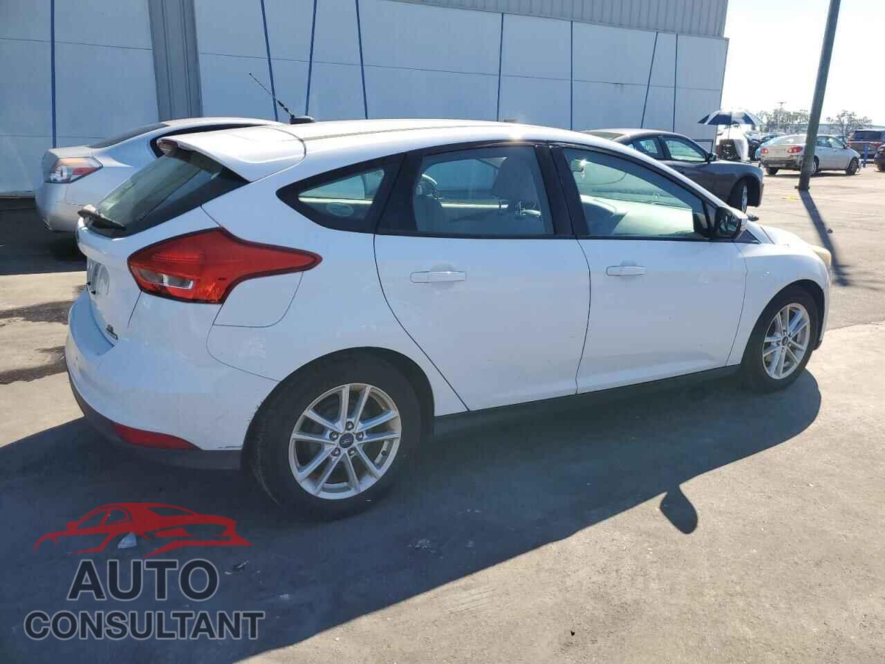 FORD FOCUS 2016 - 1FADP3K28GL356465