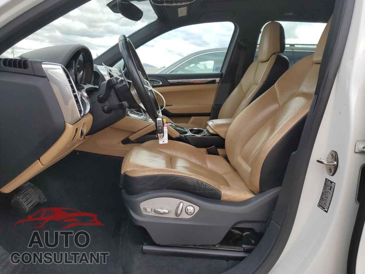PORSCHE CAYENNE 2018 - WP1AA2A26JKA05799