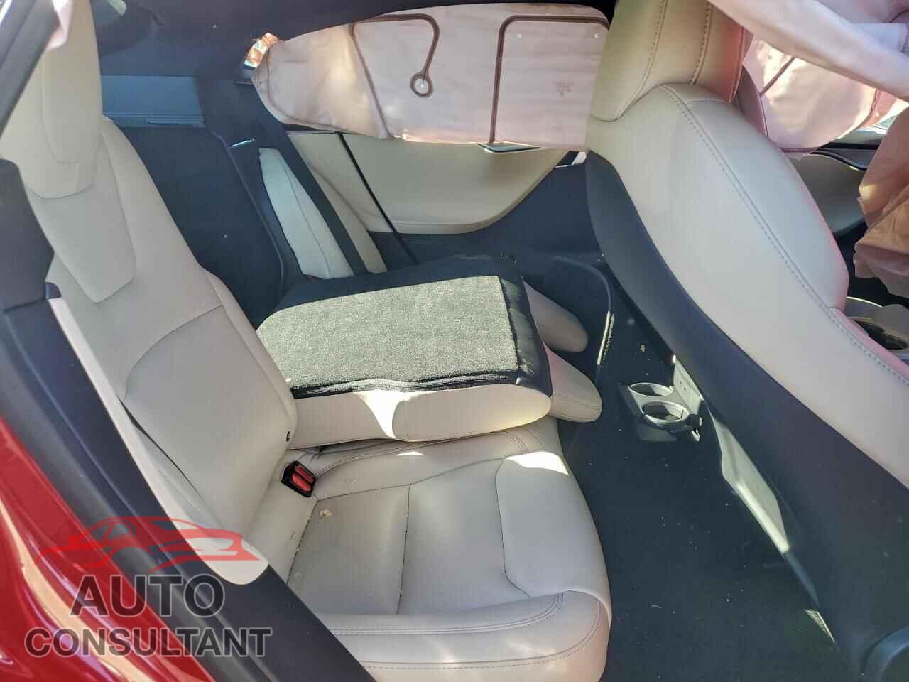 TESLA MODEL S 2021 - 5YJSA1E24MF424780