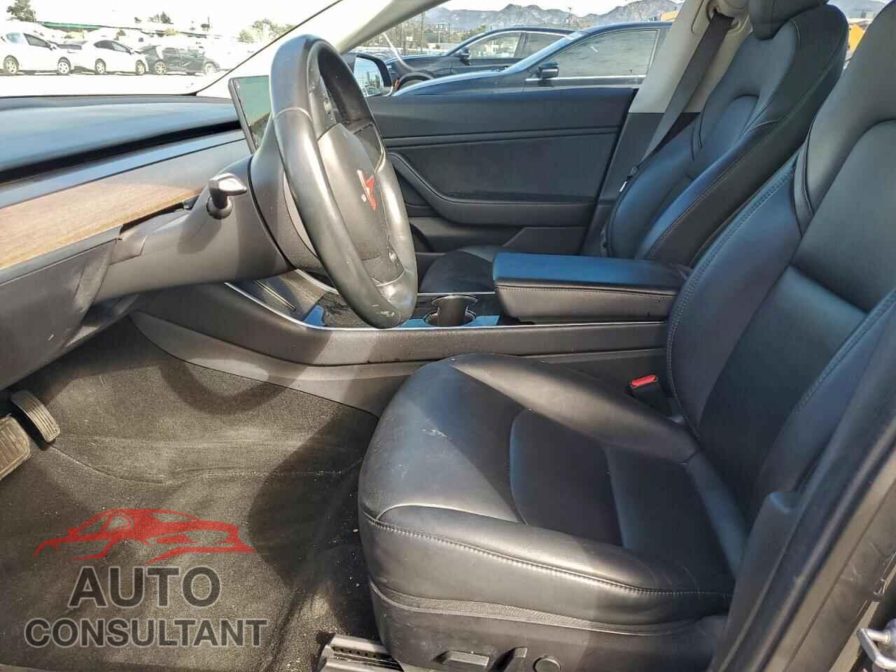 TESLA MODEL 3 2018 - 5YJ3E1EAXJF052549