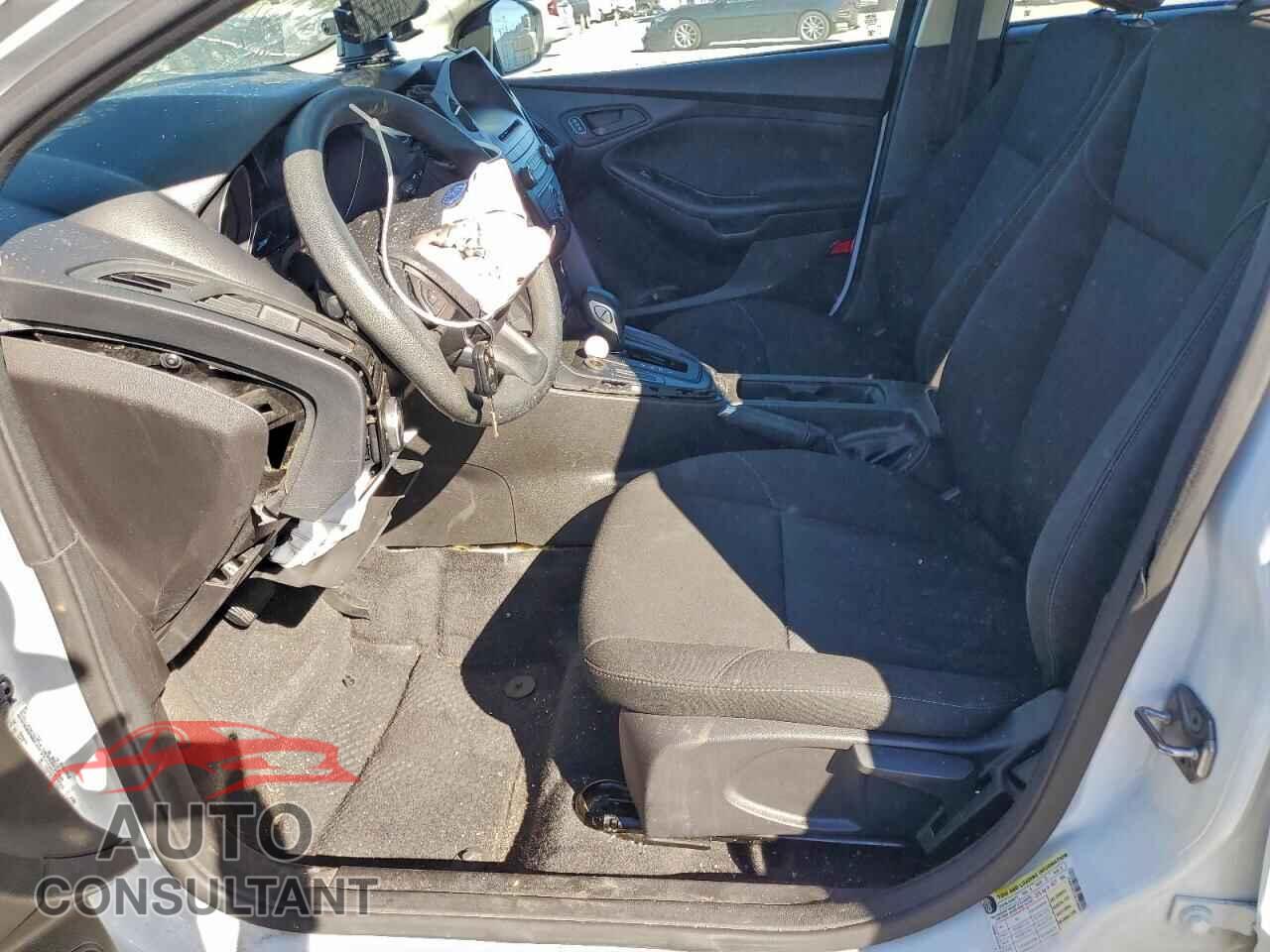 FORD FOCUS 2016 - 1FADP3E27GL238662