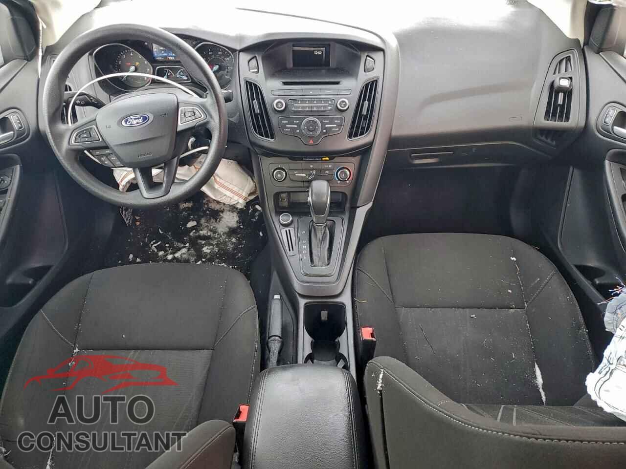 FORD FOCUS 2017 - 1FADP3F27HL205497