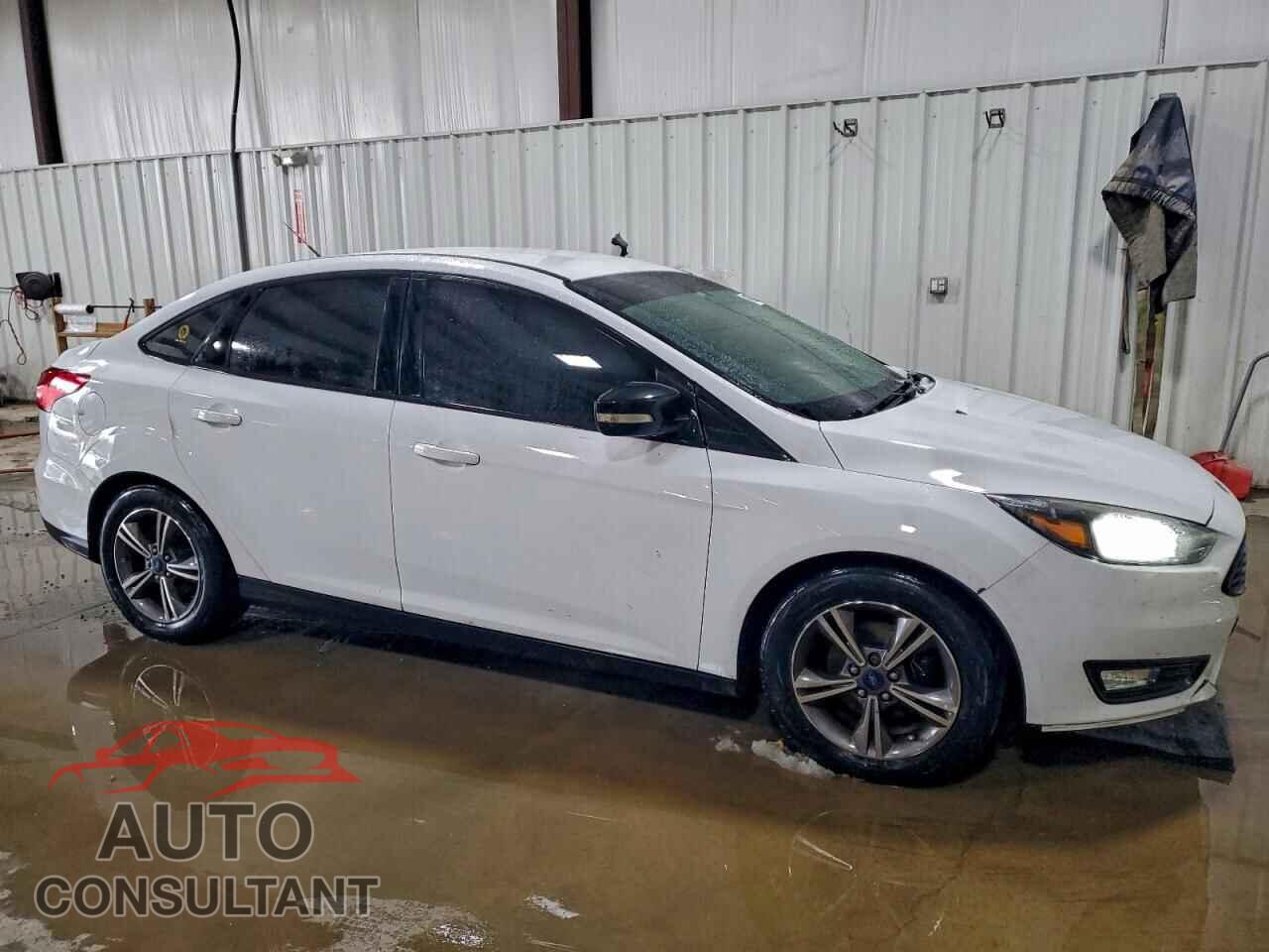 FORD FOCUS 2017 - 1FADP3FE8HL275939