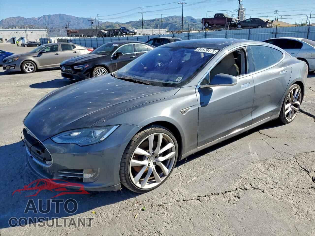TESLA MODEL S 2013 - 5YJSA1DP6DFP25824