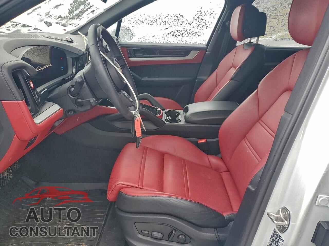 PORSCHE CAYENNE 2024 - WP1AA2AYXRDA13764