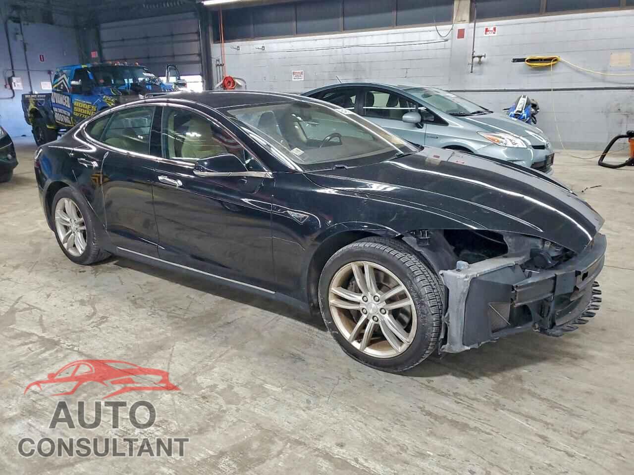 TESLA MODEL S 2013 - 5YJSA1CN9DFP10668